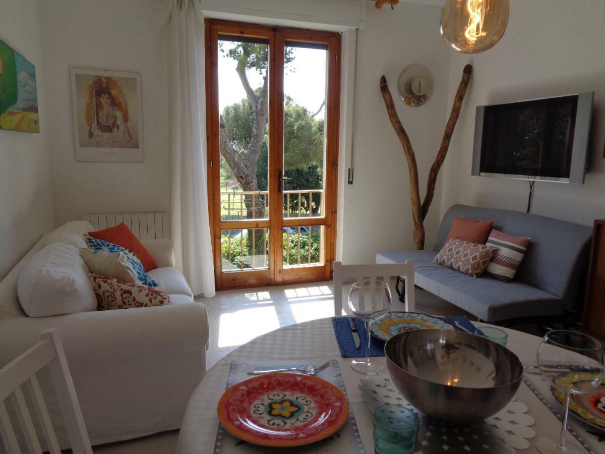 Apartamento La Casa Di Nina Quercianella Exterior foto