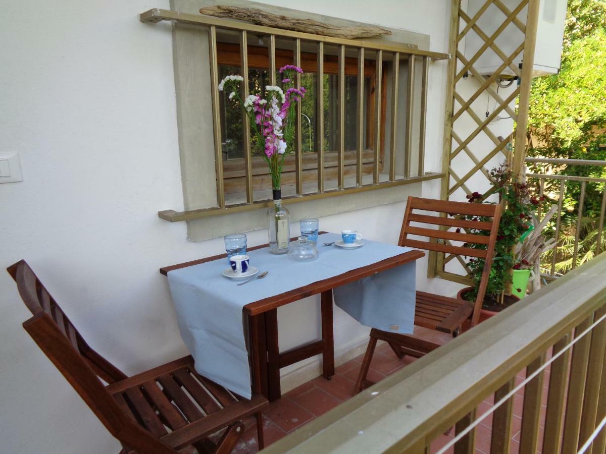 Apartamento La Casa Di Nina Quercianella Exterior foto